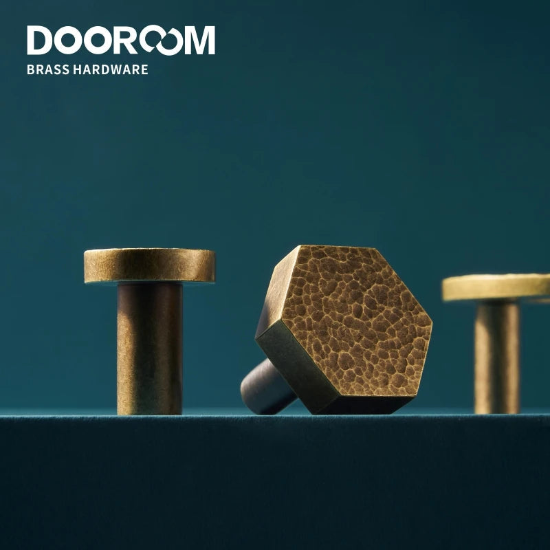 Dooroom 黄铜家具把手现代锤纹圆形六角拉手衣柜梳妆台橱柜抽屉酒吧旋钮