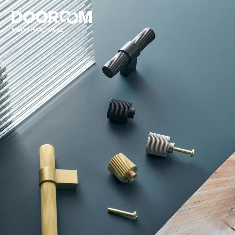 Dooroom 黄铜家具把手现代条纹橱柜衣柜梳妆台鞋盒抽屉柜把手 T 型把手