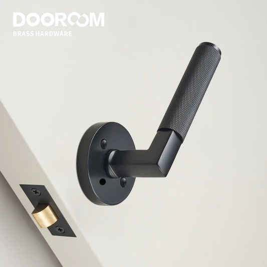 DOOROOM 美国标准 2-1/8 英寸孔黄铜滚花杆隐私门锁通道套装圆形玫瑰色 65 毫米假衣柜把手